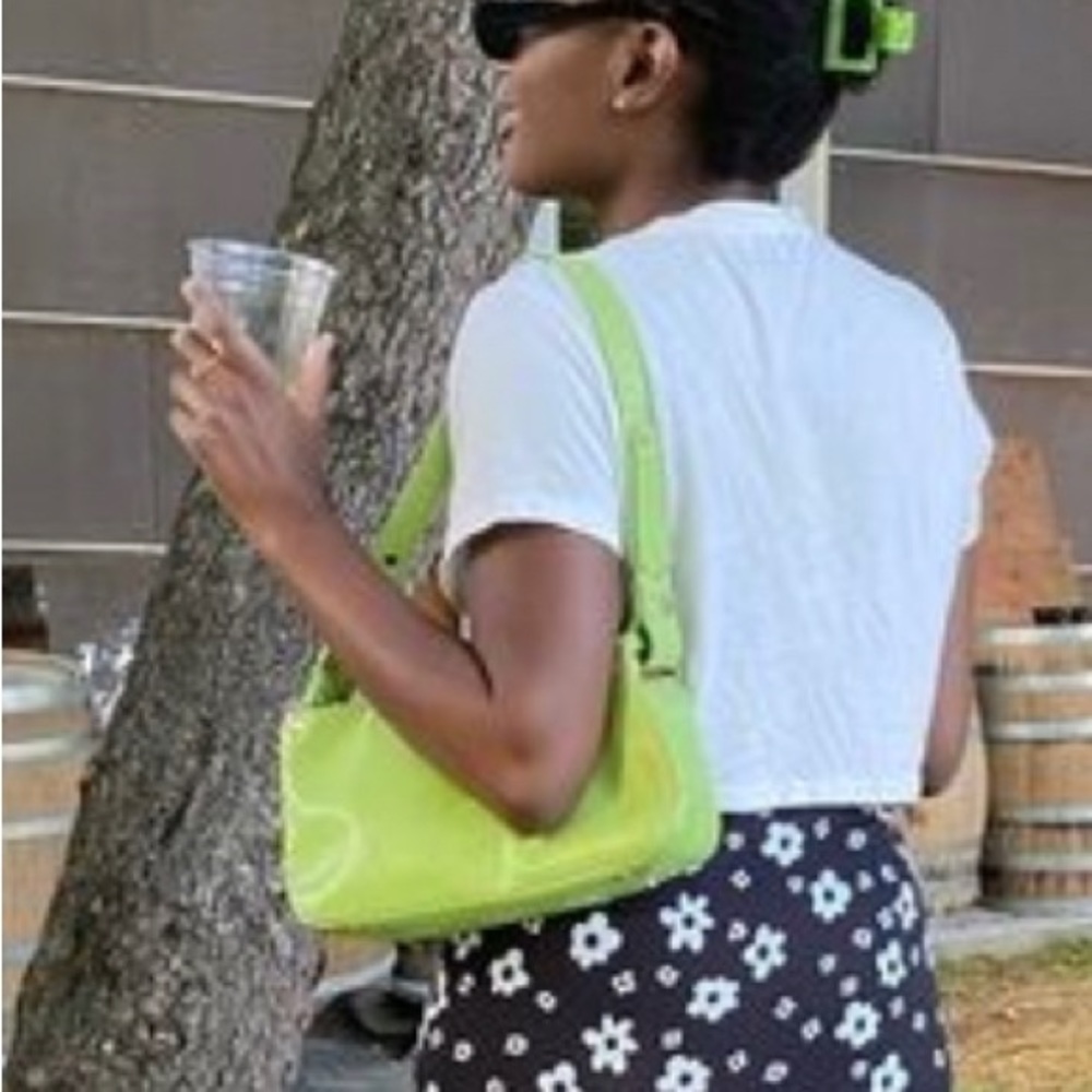 Perlina lime green purse